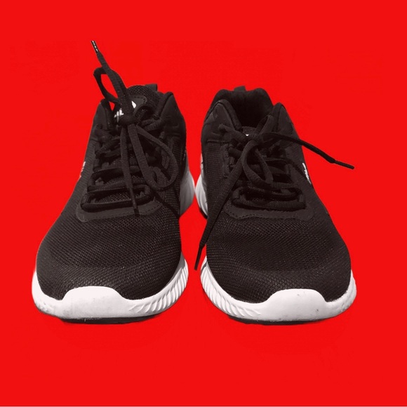 Selling women’s size 10 black Fila running shoes. In great condition. - Picture 2 of 2